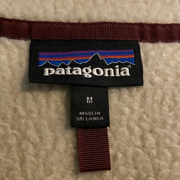 Patagonia hooded Sherpa jacket. Size medium. - Picture 3 of 4